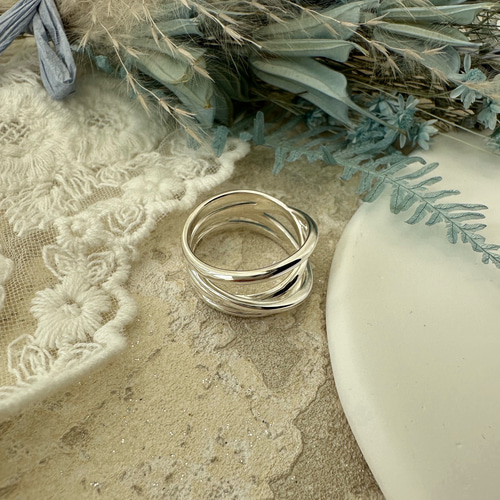 存在感ばっちり4連 重ね付け ツイストリングR3889 指輪・リング Ringo