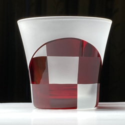 椿と市松模様のロックグラス　無色×赤（1個） 3枚目の画像