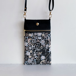 スマホショルダー ブラック×花柄 /ポシェット スマホポーチ/合皮ショルダーストラップ　長さ調整可能◎ギフト 母の日 4枚目の画像