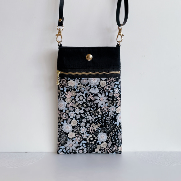 スマホショルダー ブラック×花柄 /ポシェット スマホポーチ/合皮ショルダーストラップ　長さ調整可能◎ギフト 母の日 4枚目の画像