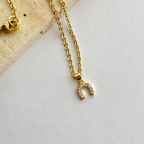 horse shoes necklace ／ 幸運の馬蹄ネックレス 卒業式 入学式