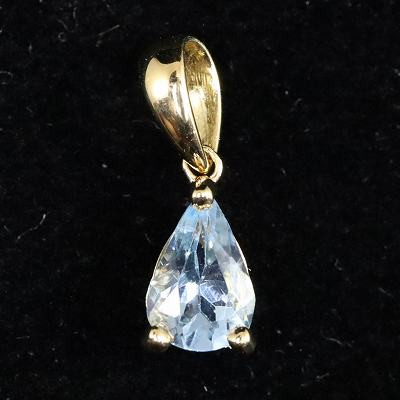 サンタマリアアクアマリン 6mmペアシェイプ ペンダントトップ K18YG 0.53g【榎本通商20768】