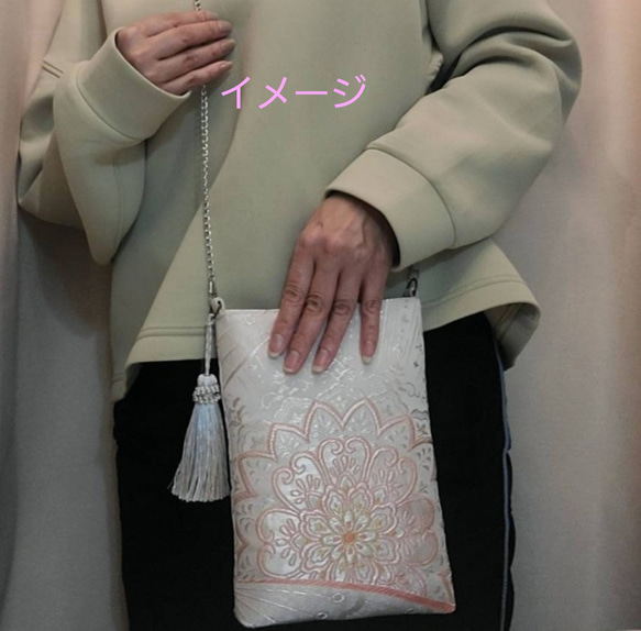 【Creema限定♡母の日】桜色模様シルク着物帯のスマホポーチ、ショルダー2ways バッグ 10枚目の画像