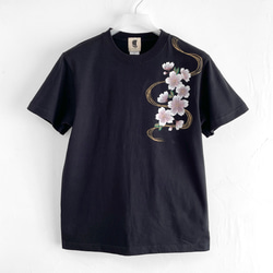 手描き波桜柄Tシャツ ブラック 夜桜 波文様 和風 春 1枚目の画像