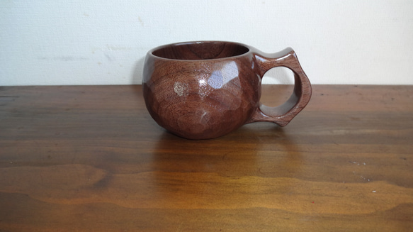 胡桃木雕刻咖啡杯 第2張的照片