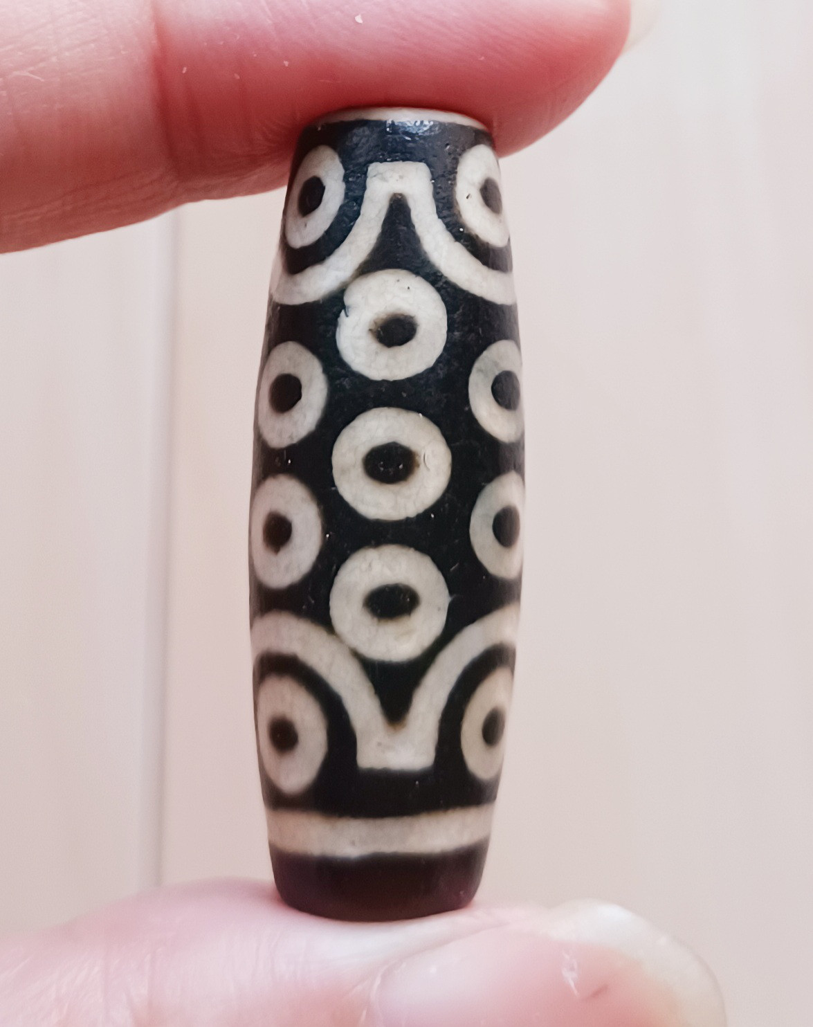 十一眼天珠 （風化龍鱗・二十一眼天珠 60mm - 石縁パワーストーン専門店） 