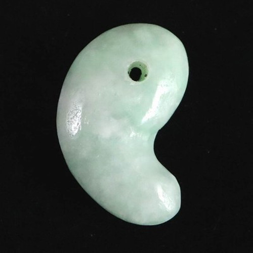 糸魚川翡翠 ヒスイ 小滝産 薄緑 22mm勾玉 ディレクトリカード付 3.87g