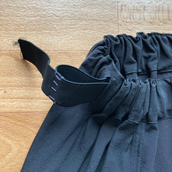 牡丹柄　黒留袖リメイク　絹　ワンプリーツスカート 14枚目の画像