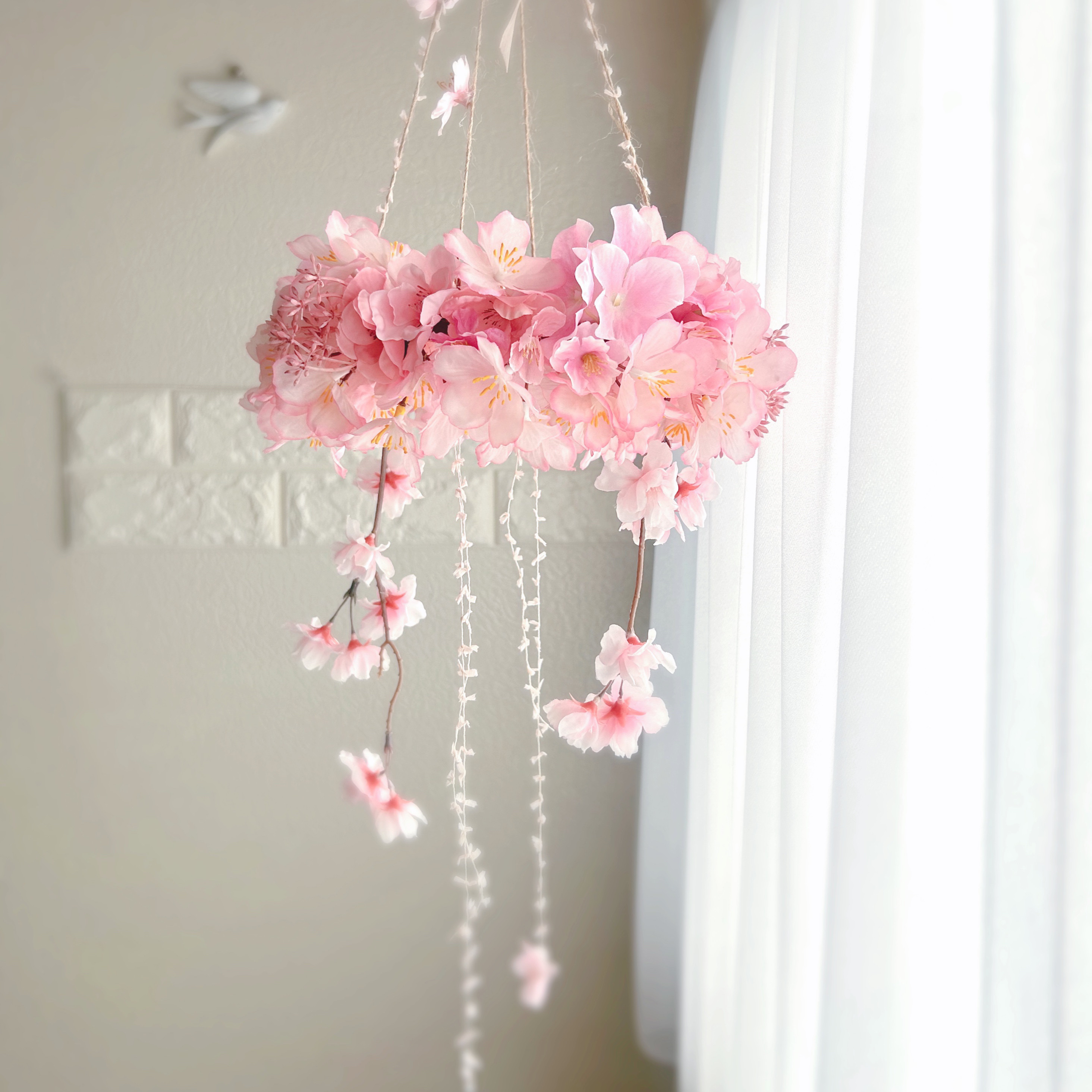 【再販】桜ピンクフライングリース 無料ラッピング ひな祭り 窓辺 新築祝い パーティ装飾 ギフト 造花 春 スプリング