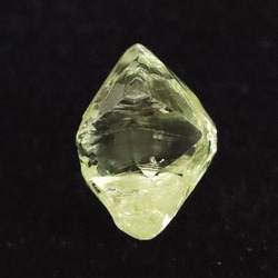 ダイヤモンド原石　八面体とマックル　3石セット ダイヤモンド原石 八面体とマックル 3石セット