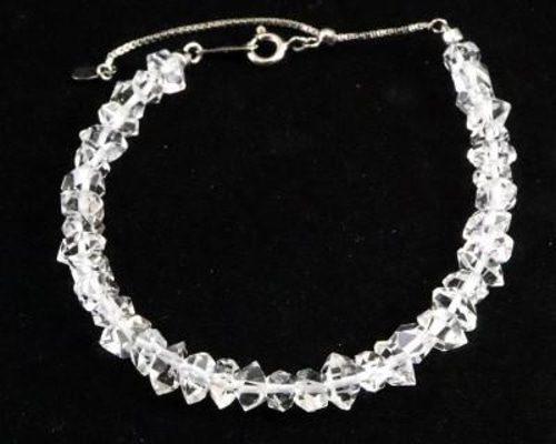 no.89 大粒カーボンハーキマー あこや貝ボタンのブレスレット no.89