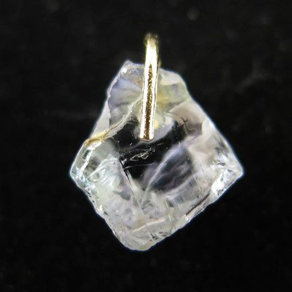 タンザナイト 10mm原石 ペンダントトップ K18YG 0.81g 煩く タンザナイト 10mm原石 ペンダントトップ K18YG 0.81g 煩く