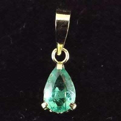 エメラルド 6mmペアシェイプ ペンダントトップ K18YG  0.21g【榎本通商74665】 19,906円