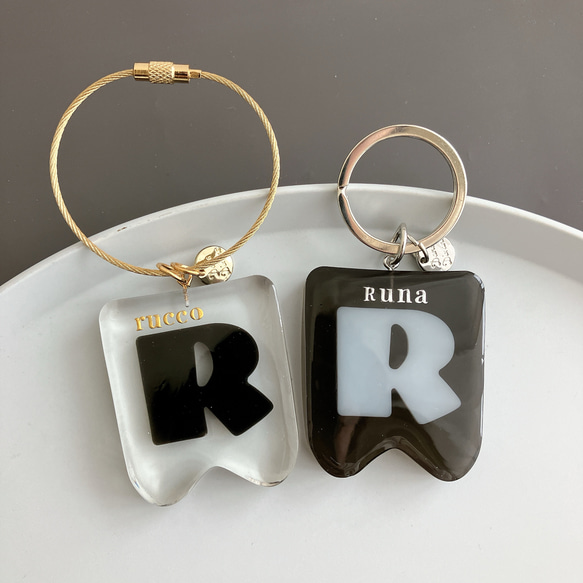 clear alphabet name keyring keychain 【名入れ無料　キーホルダー♡】 1枚目の画像