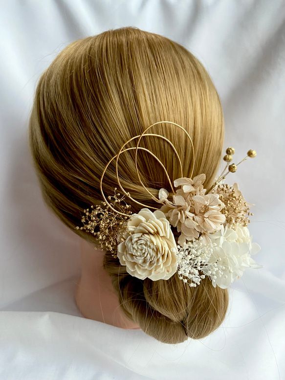 ドライフラワー髪飾り　gold×beige バラ　水引　ヘッドドレス  結婚式　前撮り　卒業式　成人式　髪飾り 2枚目の画像
