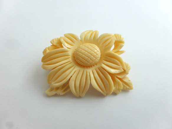 マッコウ鯨歯 お花のブローチ その他アクセサリー マテリアル