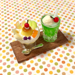 昭和の喫茶店♪プリンアラモードとクリームソーダのミニチュア 2枚目の画像