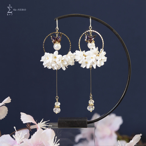 春におススメ 耳飾り 八重桜の花びらと蝶々 〈 イヤリング , ピアス