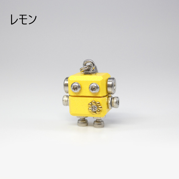 mic mini　カラーモデル　木と金属のロボットチャームキーホルダー 6枚目の画像