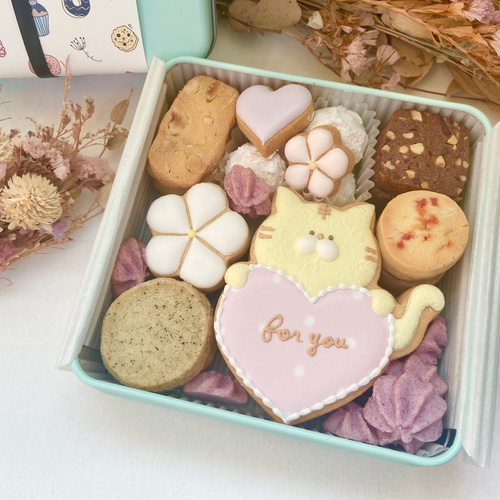 可愛いトラネコ♡のクッキー缶♩ クッキー studio chaleur + 通販