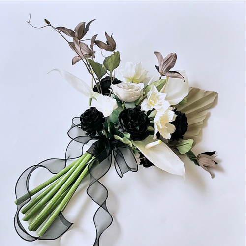 再販 ＊ 今『黒花』が大人気♪ワンランク上の大人の個性派ブーケ 周り