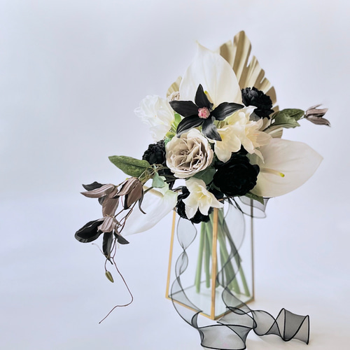 再販 ＊ 今『黒花』が大人気♪ワンランク上の大人の個性派ブーケ 周り