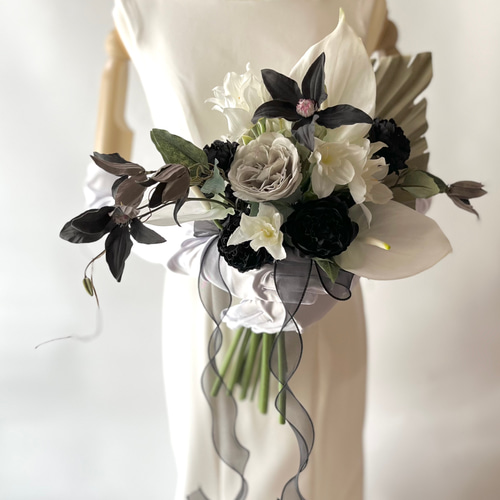 再販 ＊ 今『黒花』が大人気♪ワンランク上の大人の個性派ブーケ 周り
