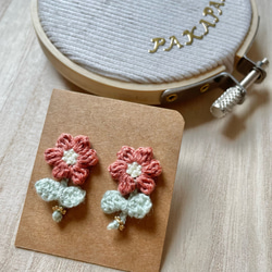 お花 ピアス 刺繍糸 5枚目の画像