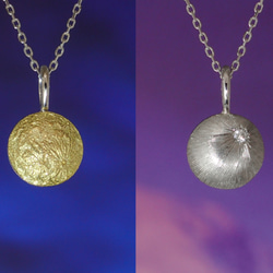 月と太陽のリバーシブルペンダント（K10 ダイヤモンド カラーストーン） 2枚目の画像