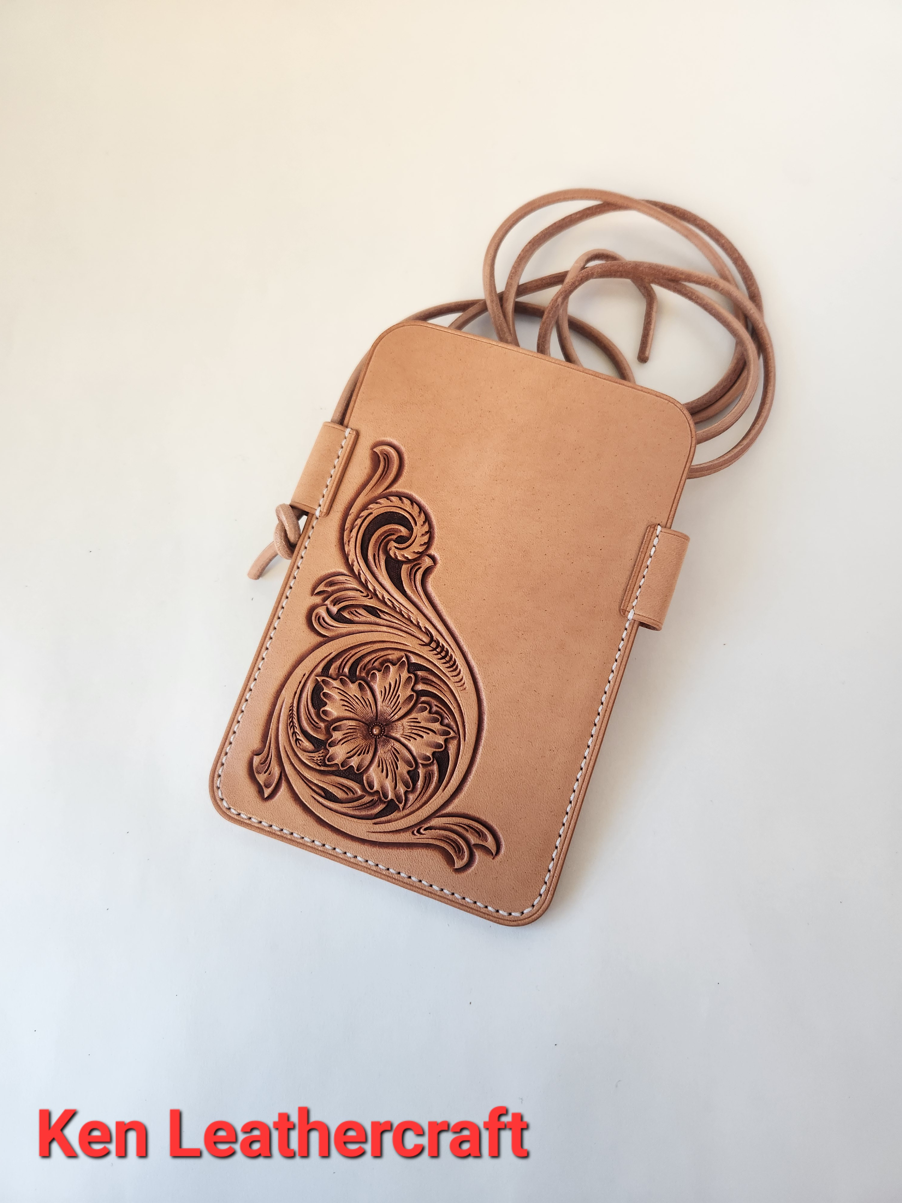 スマホポシェット【S】5（フラワーカービング､Br､白ステッチ）