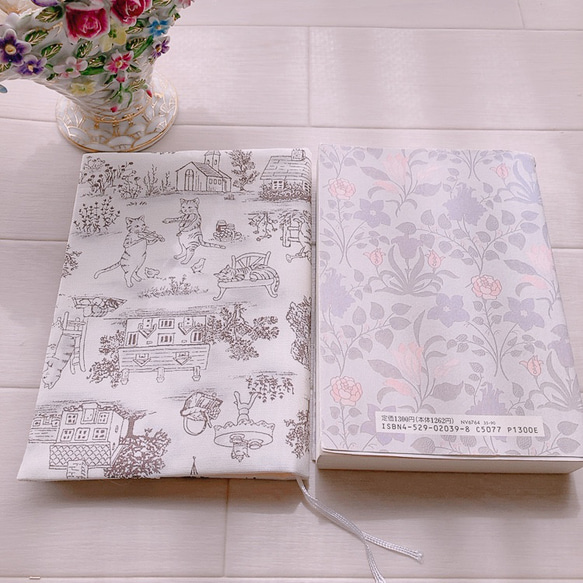 【B6サイズ・四六判】トワルドジュイ 猫とおうち柄  手帳カバー　ノートカバー　ブックカバー 4枚目の画像