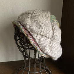 手編み　ぽってり可愛い　カラフルニット帽子　ケア帽子 4枚目の画像