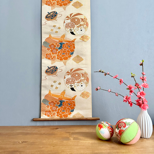 帯のタペストリー アンティーク 花々と鼓に鶴 着物リメイク インテリア