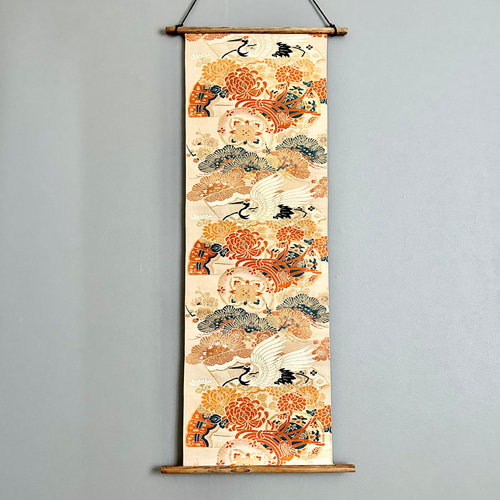 帯のタペストリー アンティーク 花々と鼓に鶴 着物リメイク インテリア