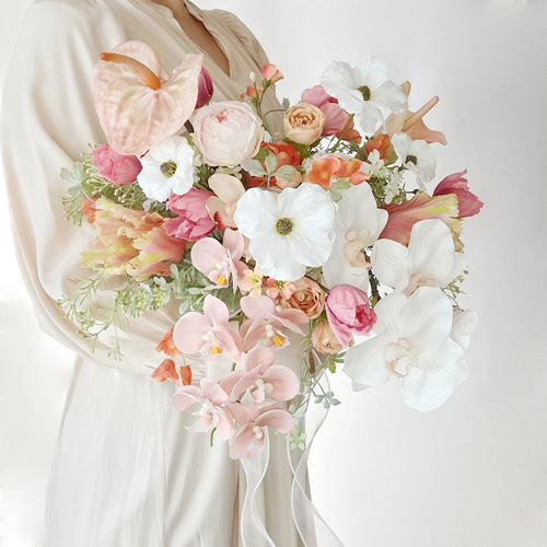 胡蝶蘭とアンスリウムのボリュームブーケ&ブートニア