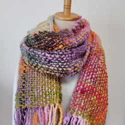 手紡ぎ手織りのマフラー　虹色スパイラルヤーン（野呂英作のクーヘン） 5枚目の画像