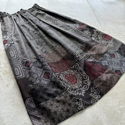 アンティーク大島紬のパッチワークスカート　赤茶　着物リメイク 5枚目の画像