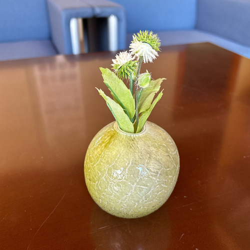  一輪挿し 若干汚れあり クラックの入った一輪挿し丸 ＊苔色 一輪挿し・花瓶・花器 ガラス日和