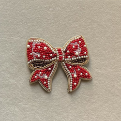 ビーズ刺繍のブローチ　-真っ赤なリボン-ribbon 4枚目の画像