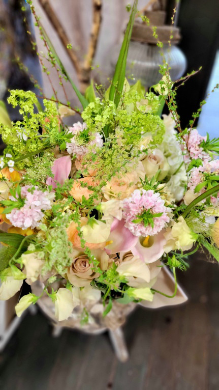 季節のお花のおまかせアレンジメント＊フラワーギフト＊Lサイズ