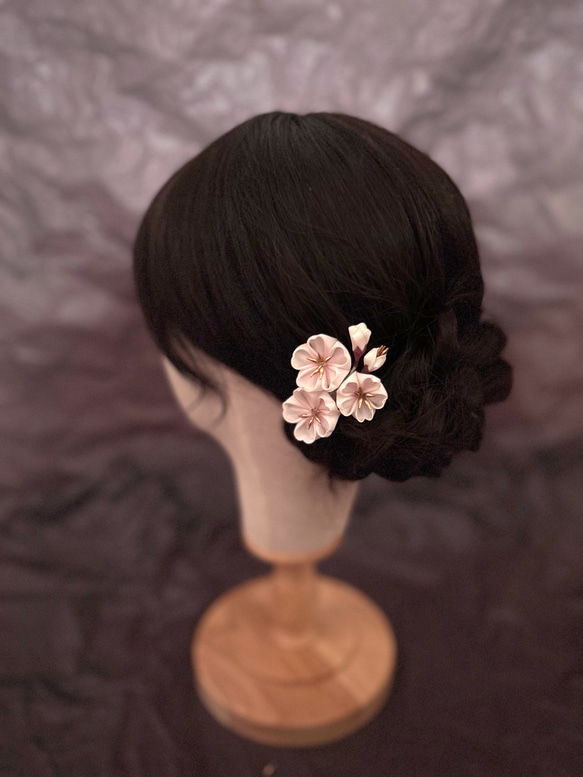 三輪桜の髪飾り　桜　コサージュ　 つまみ細工 七五三 浴衣　ピンク　着物 成人式 桜　さくら 和装　入学式　ママスーツ　 3枚目の画像