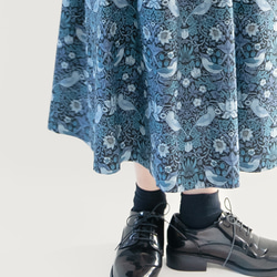 美しい柄を楽しむ 黒 青 綿 ギャザー ロングスカート ●MORRIE-ICBL-SK● 7枚目の画像
