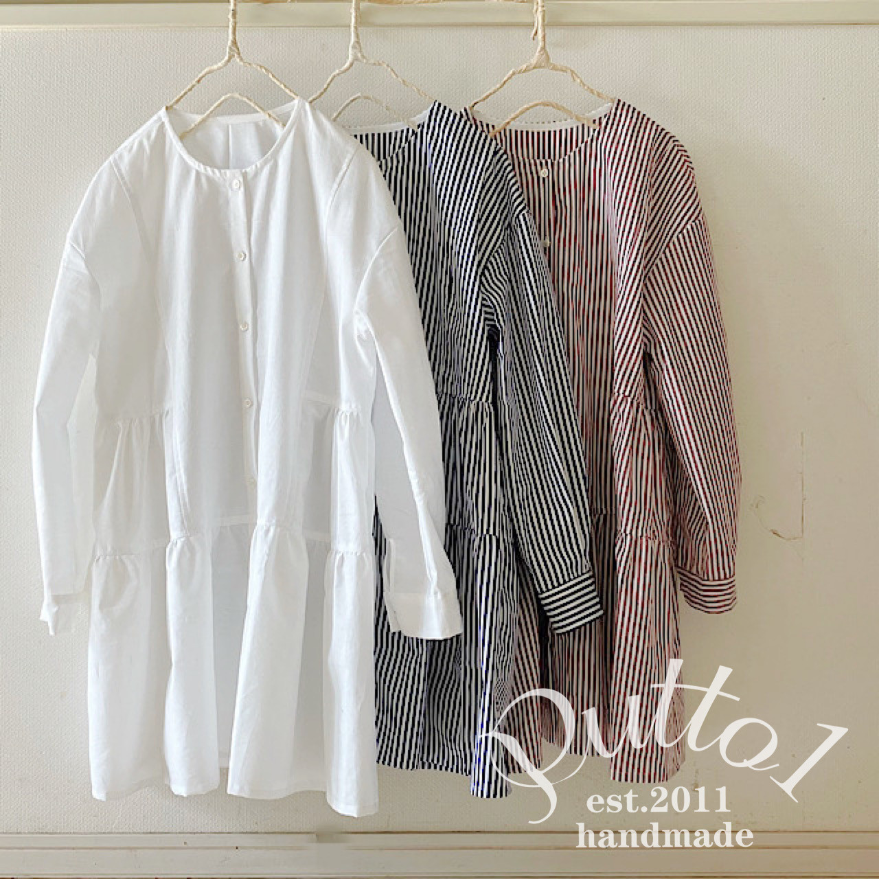 白のみ注文可能・ストライプは完売「受注生産」春のふんわりティアード　ブラウス・ロング丈　長袖/白&ストライプ 4,899円