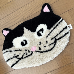 ★Nyan Rug★ 貓型毛茸茸的地毯墊 可以騎在上面，也可以裝飾它♪♪ 第2張的照片