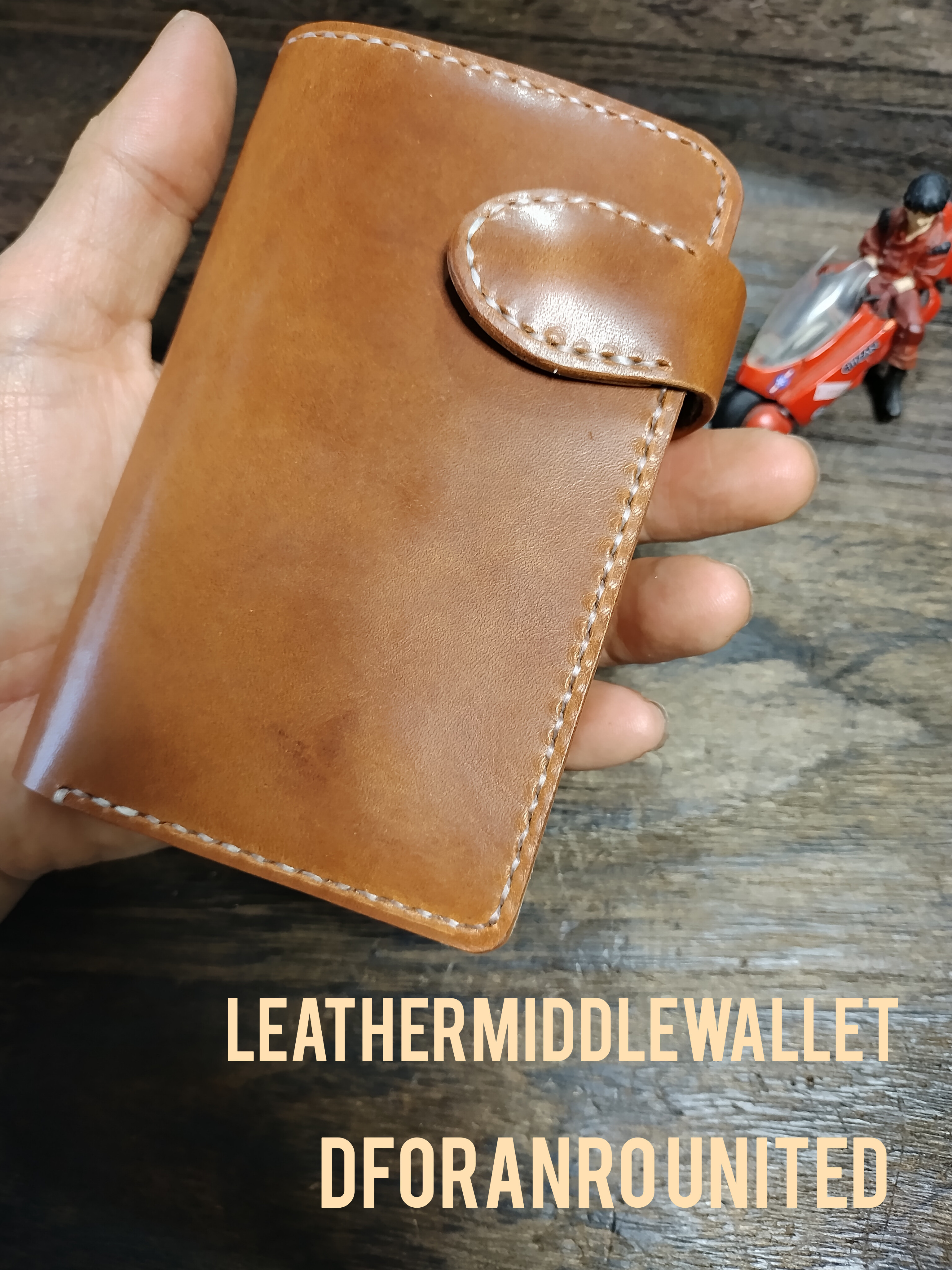 Middle Leather Walletイタチョコ ホックマン Middle Leather Walletイタチョコ ホックマン 二つ折り財布 (革
