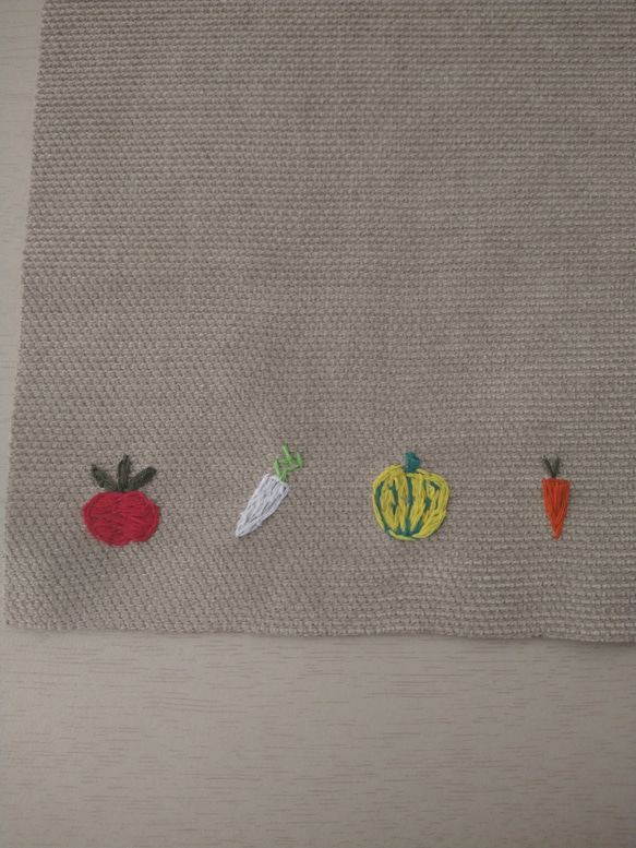 野菜の手刺繍ランチョンマット 5枚目の画像