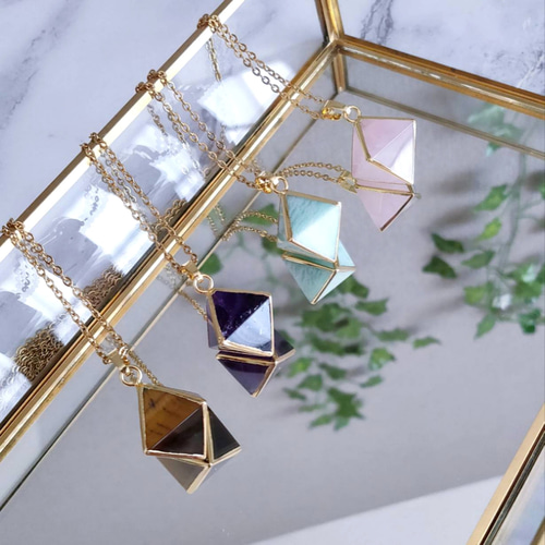 正八面体の天然石ネックレス アバロンシェルを添えて 4種類 ネックレス