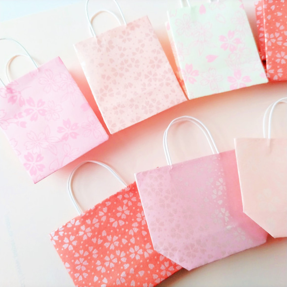【専用】　ミニ紙袋　ハンドメイド　桜柄　大きめ 桜柄のミニ紙袋 1枚から購入OK！メッセージタグ付き【受注製作
