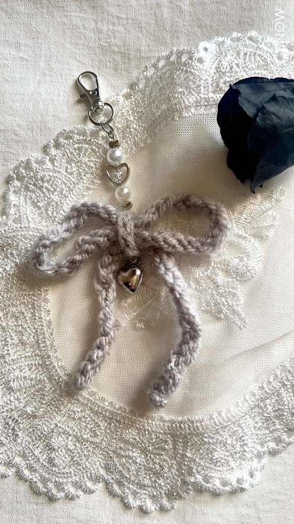 毛糸　編み物　リボン　キーホルダー　キーリング　バッグチャーム  ハンドメイド　韓国　ハート 1枚目の画像