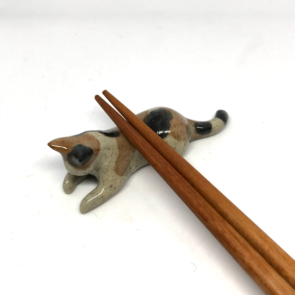 猫の箸置き三態（三毛猫）　はしおき　ネコ　三毛猫　陶器　置物 3枚目の画像
